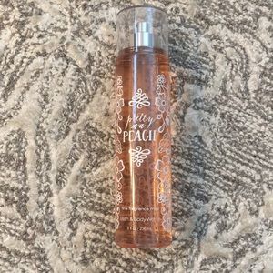 Pretty as a Peach Fragrance Mist Bath & Body Works